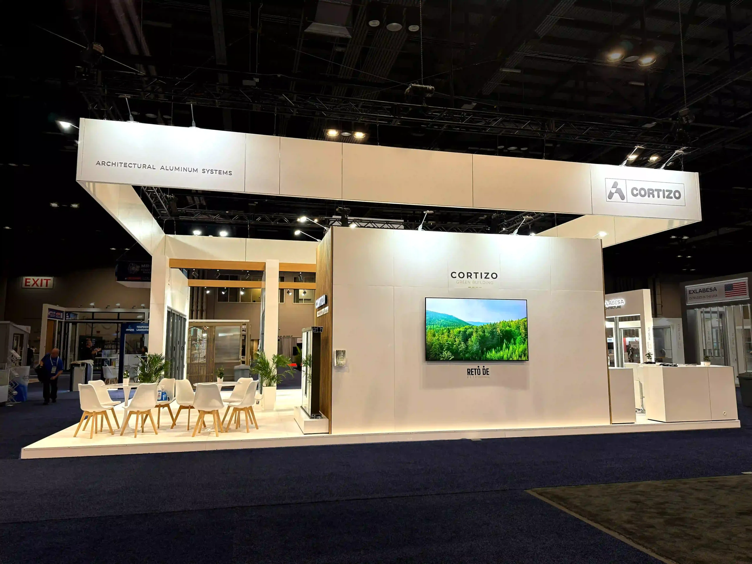 cortizo-booth-side-lounge-screen